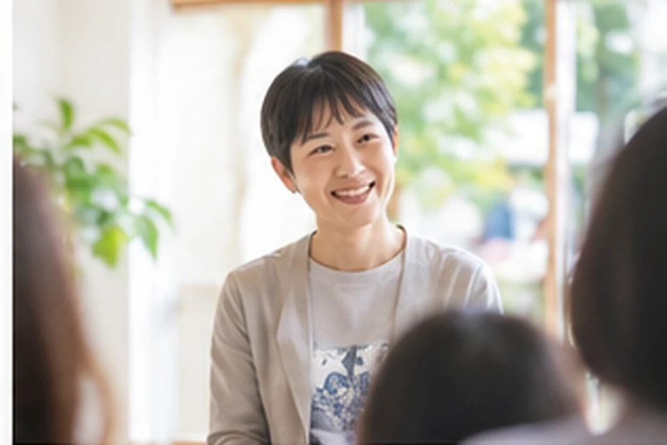 保育について話す園長のイメージ